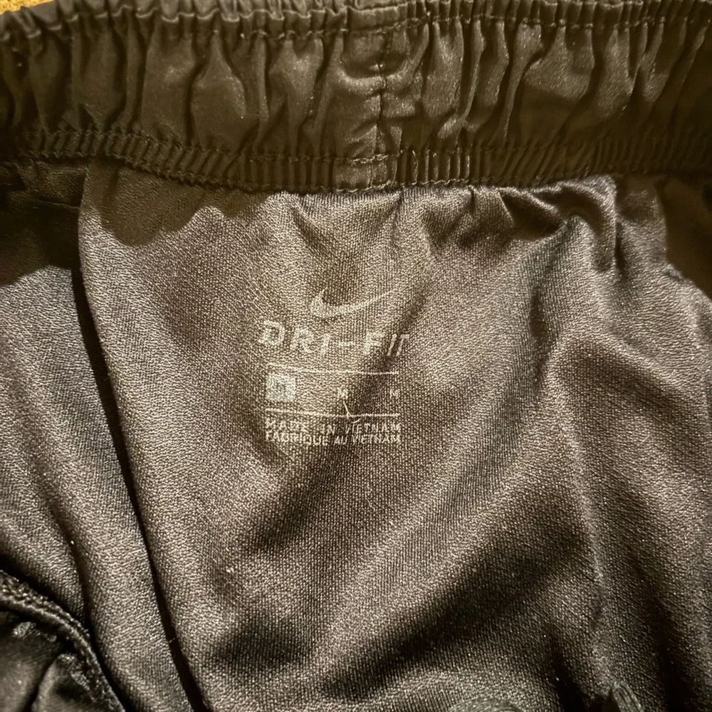 Nike Black Athletic Shorts Lightweight Moisture-Wicking - Picture 5 of 5